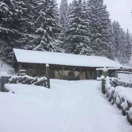 Large Spacious Apartment, 50m To The Lift! *