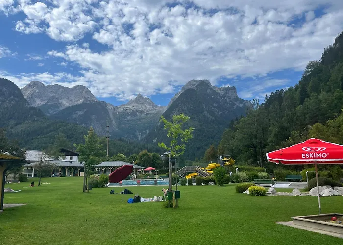 Apartman Large Spacious Apartment, 50m To The Lift! *