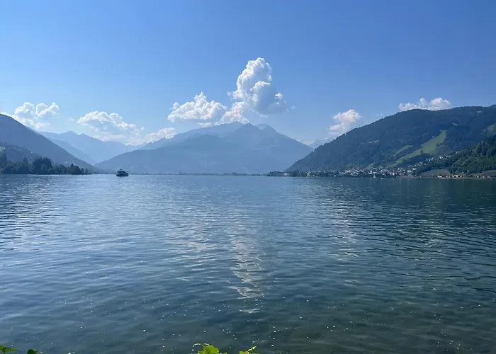 Large Spacious Apartment, 50m To The Lift!