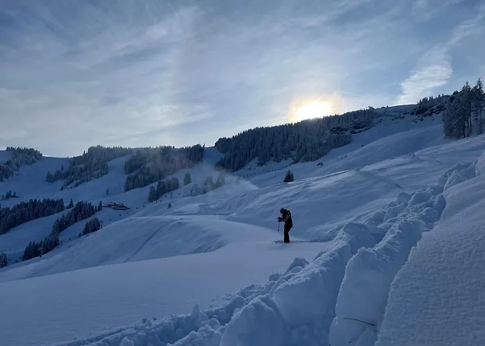 Large Spacious Apartment, 50m To The Lift! *