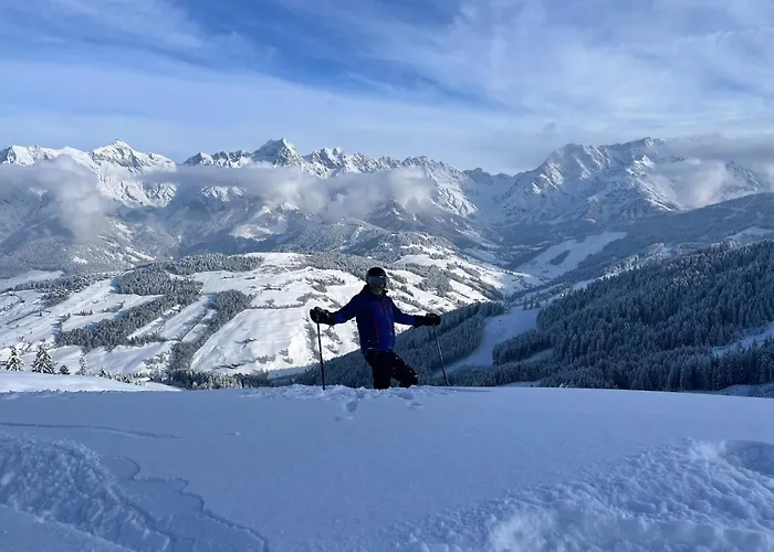 Large Spacious Apartment, 50m To The Lift! Apartman *