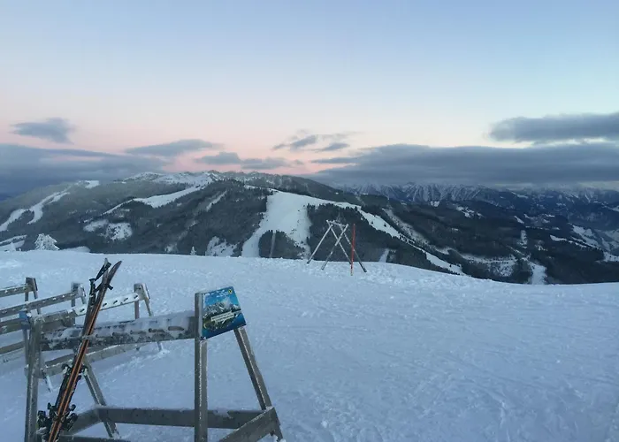 Apartman Large Spacious Apartment, 50m To The Lift! *