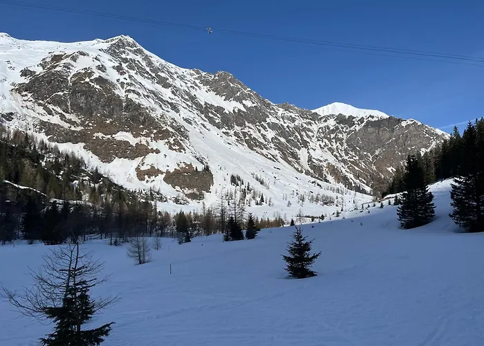 Large Spacious Apartment, 50m To The Lift! Apartman