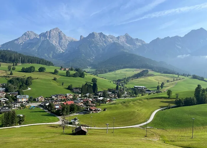 Large Spacious Apartment, 50m To The Lift! Apartman